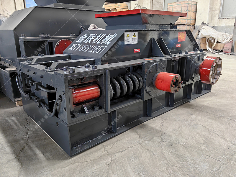 800x600中型對輥破碎機設(shè)備發(fā)貨圖片 