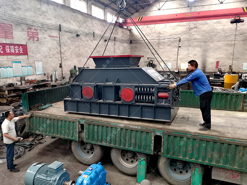 直連式對輥破碎機(jī)發(fā)貨 大型破碎機(jī)發(fā)往福建