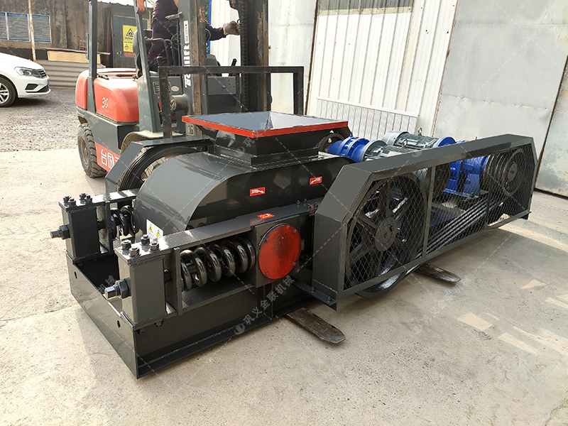 2PG400x400對輥破碎機生產(chǎn)線發(fā)往非洲馬達加斯加