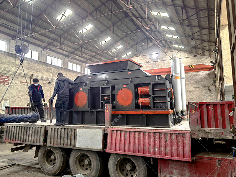 2PG1500x800大型液壓對輥破碎機(jī)發(fā)往陜西