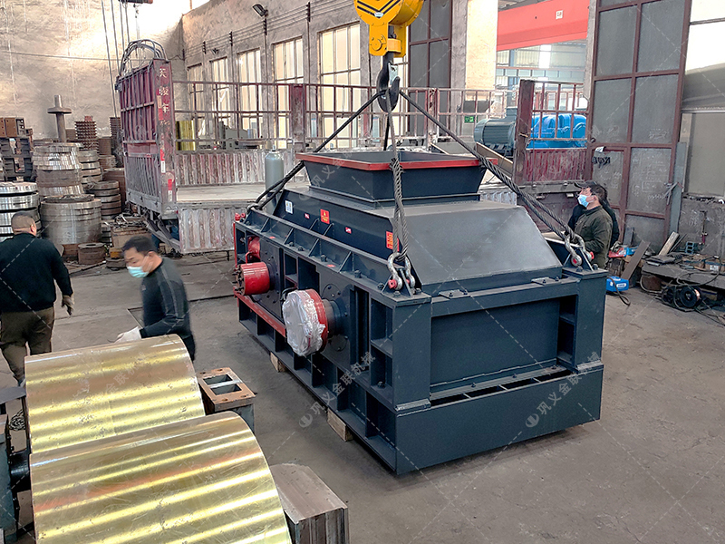 制砂專用設(shè)備2PG1500x1000液壓對輥制砂機發(fā)往湖北