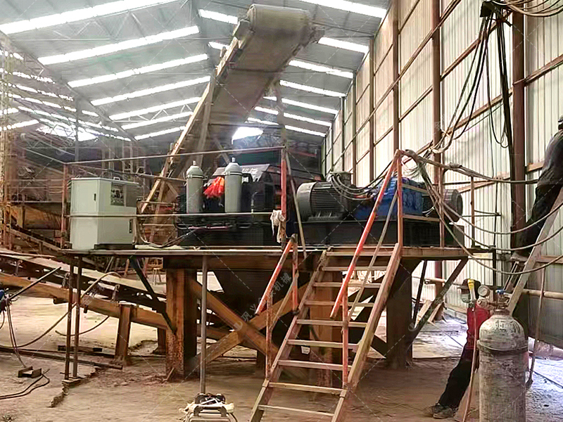 從結(jié)構(gòu)原理方面闡述液壓對輥制砂機(jī)的3個(gè)優(yōu)勢特點(diǎn) 從結(jié)構(gòu)原理方面闡述液壓對輥制砂機(jī)的3個(gè)優(yōu)勢特點(diǎn)