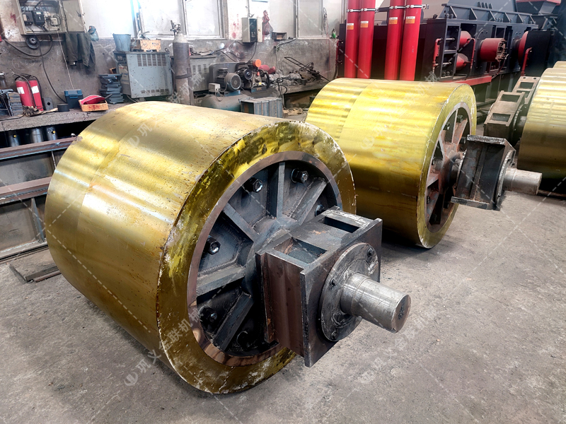 液壓對輥制砂機(jī)的安裝和調(diào)試復(fù)雜嗎？需要注意哪些細(xì)節(jié)？