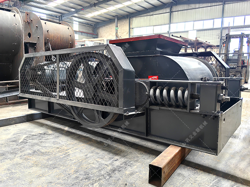 雙齒輥破碎機(jī)真的能“干濕通破”嗎？它的工作原理是什么？